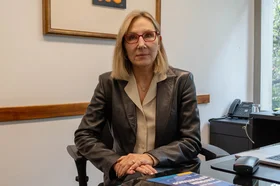 Claudia Dangond Gibsone