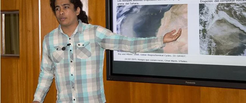 webnota_conferencia_hongos_que_comen_piedras_20150724_006_1.jpg