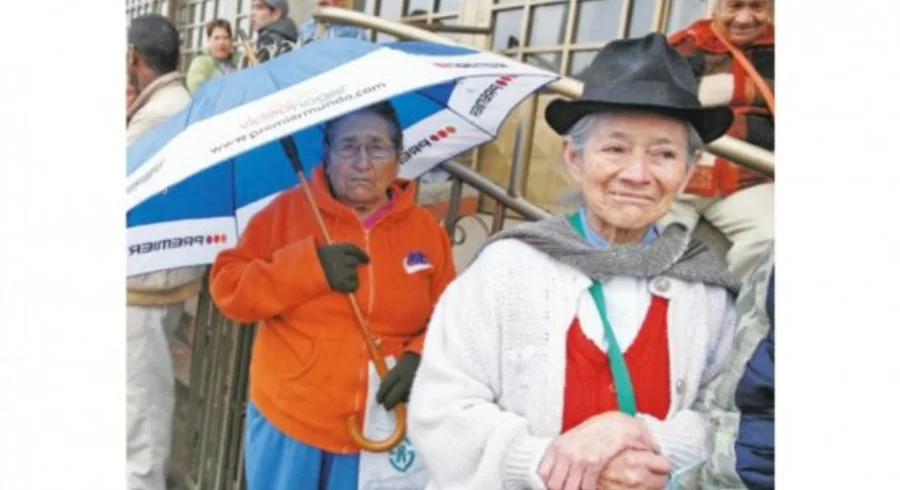 ancianos_espectador.jpg