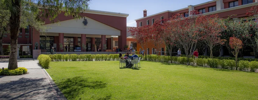 universidad_san_francisco_de_quito_1.png